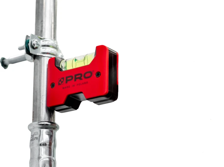 PRO Poziomica Magnetyczna dla elektryków i hydraulików 7 cm PRO-EL007
